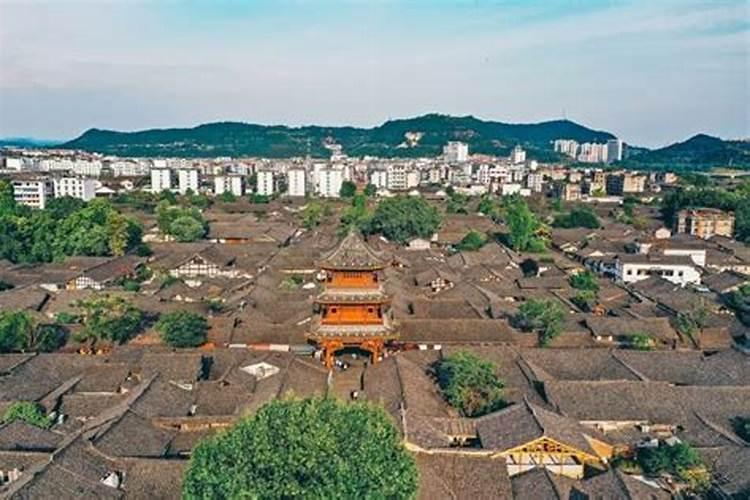 探中国四大古城之一阆中古城
