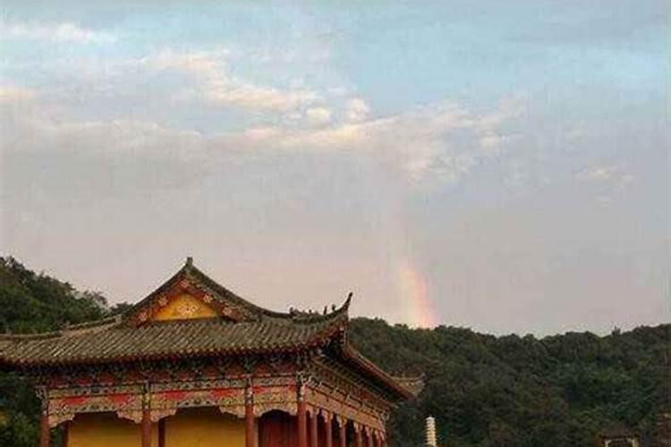 问一个关于阴宅的问题,我父亲的爷爷可能是七十年代死的,葬了后来几年...