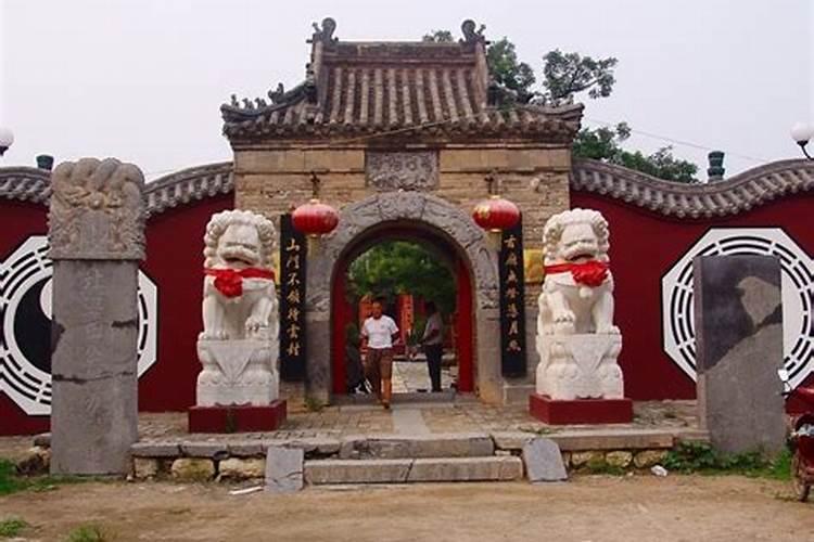 客厅一进门可以放桌子吗？