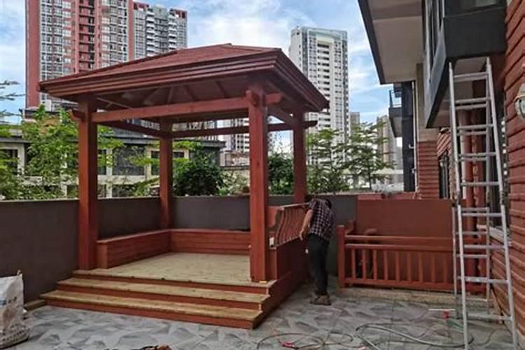 问一下大神们,农村民房后面有两个村里建的亭子,对我家风水有影响吗？