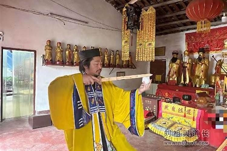 我们现实生活中的那些给人家看风水的神婆,道士们真有法力吗？