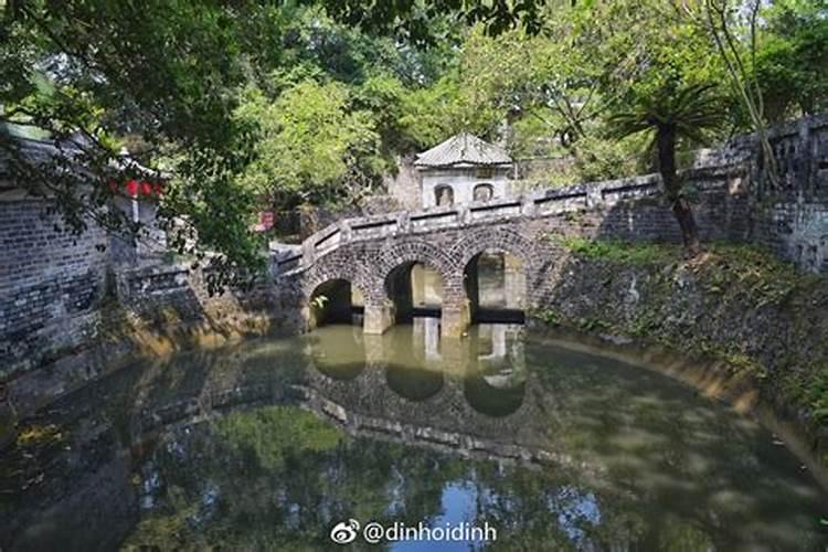 鞋柜设计阳台能摆放鞋柜吗？如何在阳台上正确摆放鞋柜？