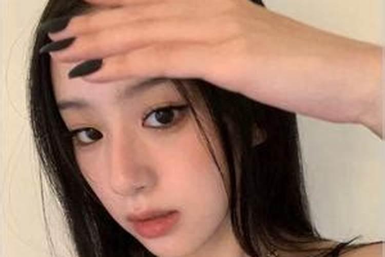 请问风水大师,门墙这三个长方体,应该放什么吉祥物对家庭好？