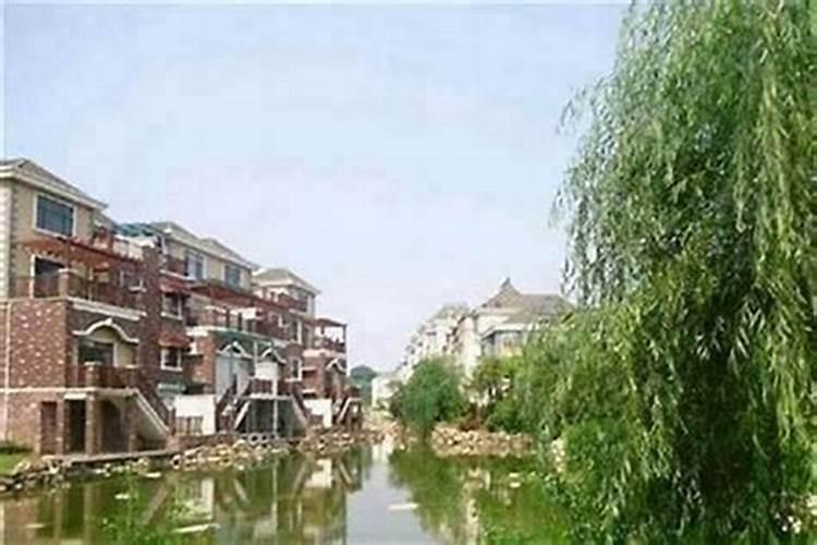 房子前面有条河好吗 房子哪边有河发财？