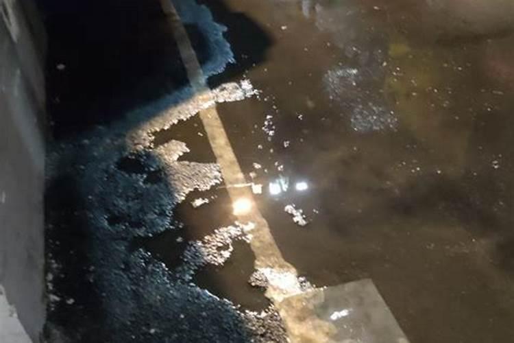 风水 门下出水 怎么解