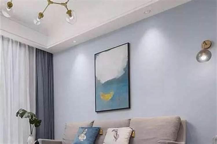 衣拒放在门后边50公分可以吗？