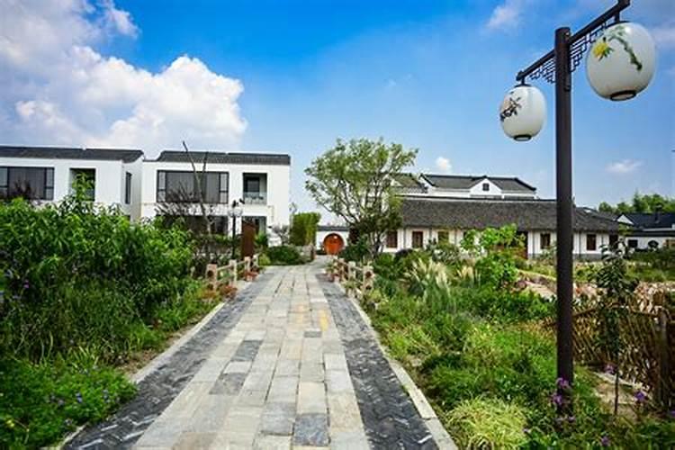 算卦街大师房子背后是丁字路口,可以吗？请大师指点,谢谢