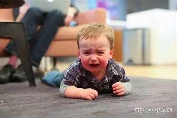 大象凳子鼻子向下好还是向上好
