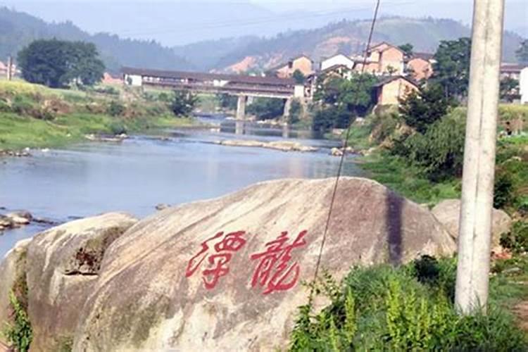 从哪里可以找到靠谱的风水大师？请个风水师傅多少钱？