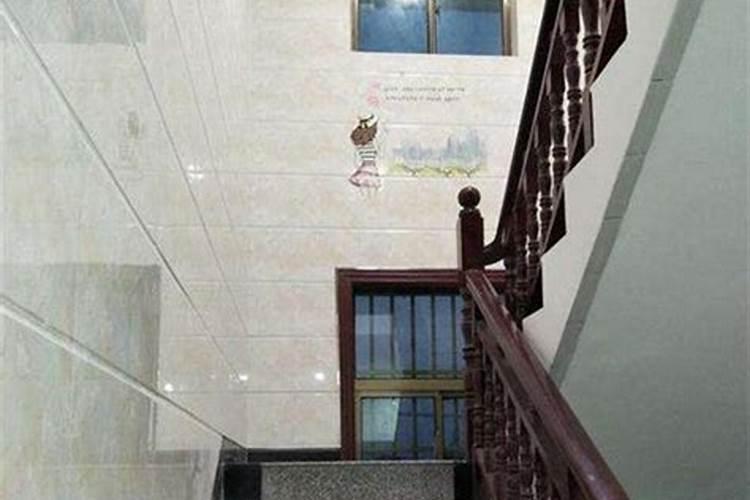 楼梯放哪边比较合适风水学理论呢？