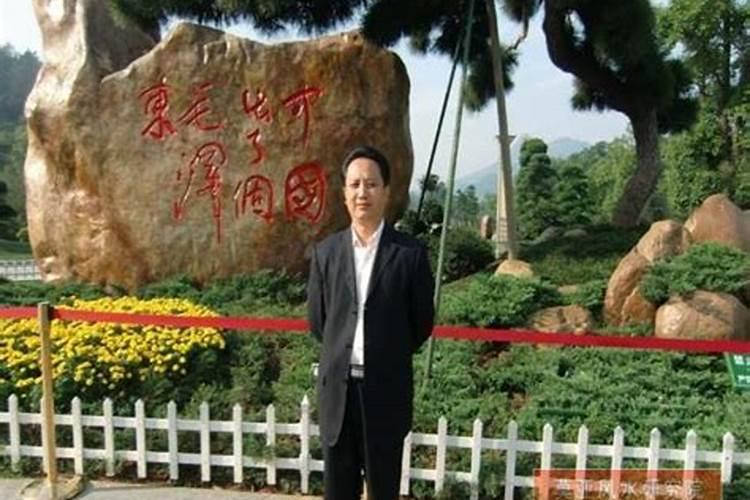 下神婆是什么意思？