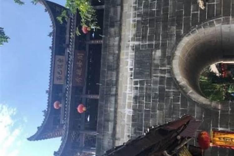 如何用最绝的方式在门口撒大米？