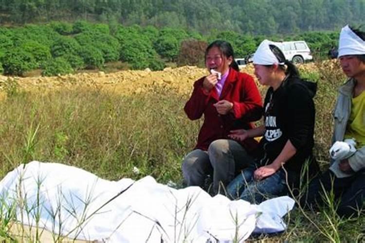 去朋友家吊孝给一块白布有什么用