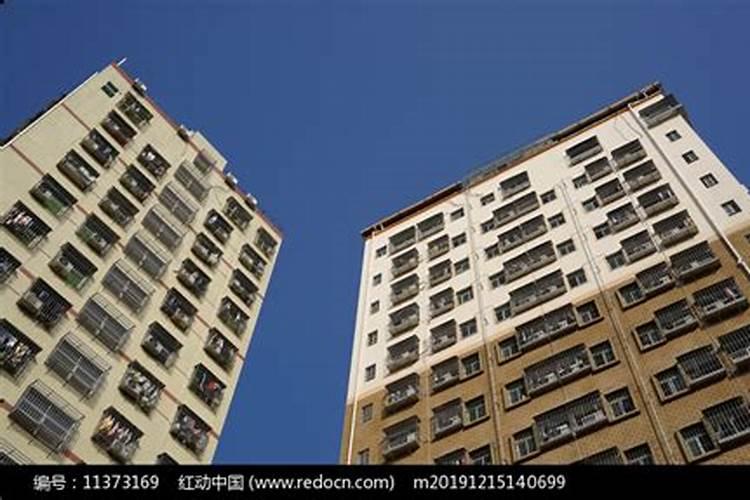 我家房子坐北向南但南面与西面有高楼这样风水破坏了吗