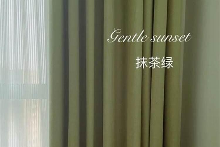 豆绿色配什么颜色好看
