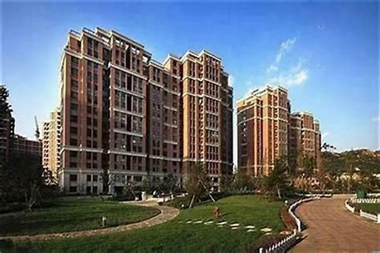 高层住宅看风水,所称朝向是整栋楼的大门还是本户的入户门为准？