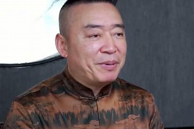 祖坟游蛇是什么征兆,有蛇洞、蛇皮都是好事？