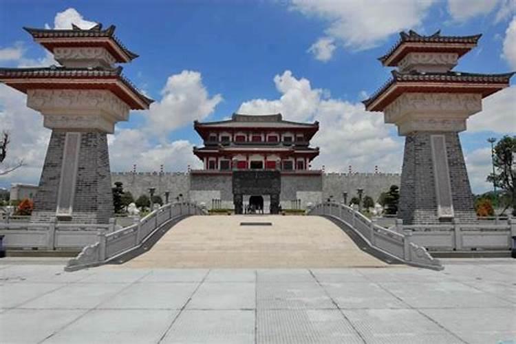 帝师是什么背景？  知乎