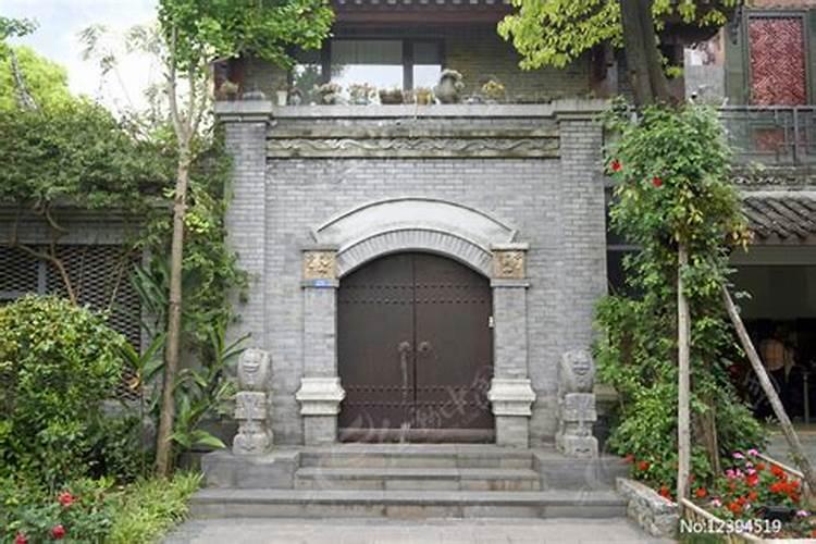客厅玄关镜子的摆放风水是怎样的呢？