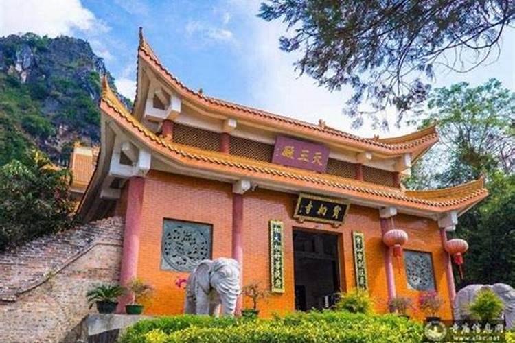 秦始与周合,合而离,五百岁当复合, 合十七年而霸王出焉。