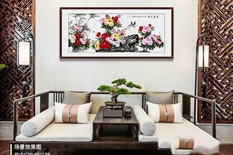 客厅沙发后面挂什么好 沙发背后墙上挂什么好