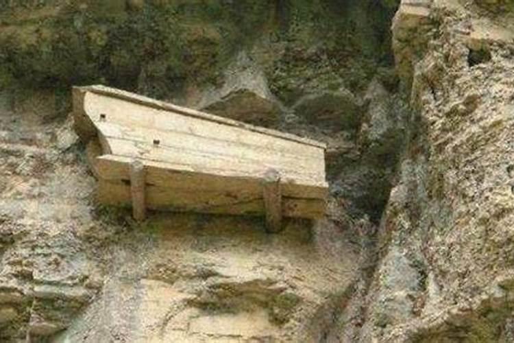 古代讲究土葬,那他们会格外注意风水吗？为什么？