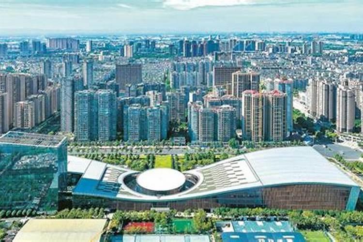 我想来成都,有谁能详细介绍一下。