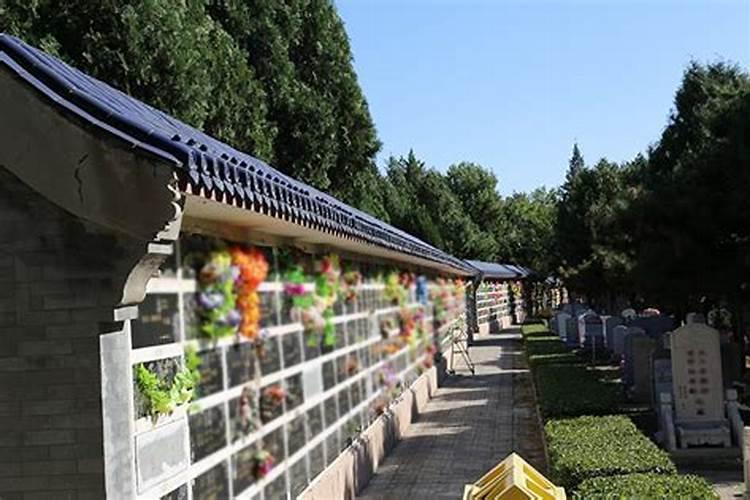 风水:在祖坟后砌围墙是否有影响？