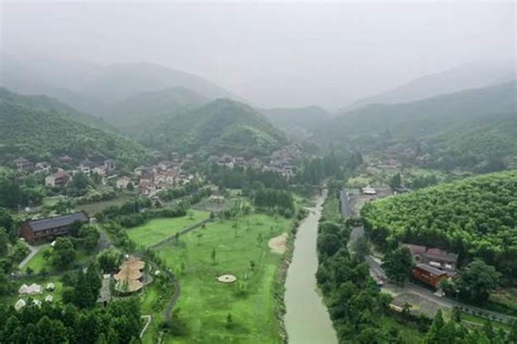 学算命,看什么书？或者有哪些高人可以教我？
