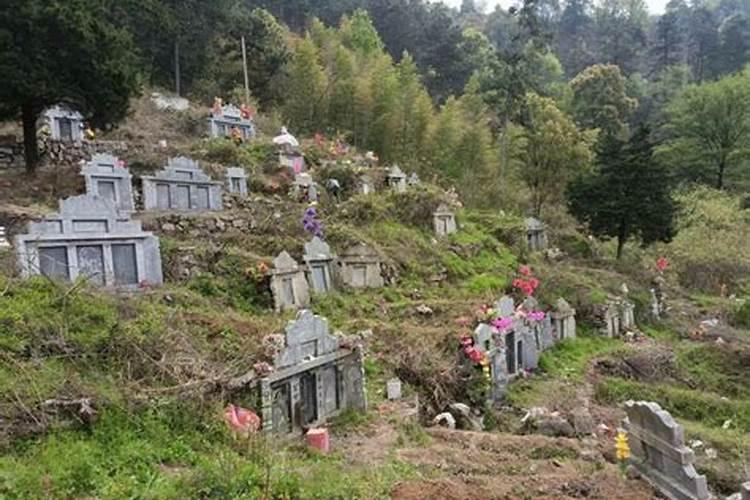 墓地建在山顶对后人好吗？