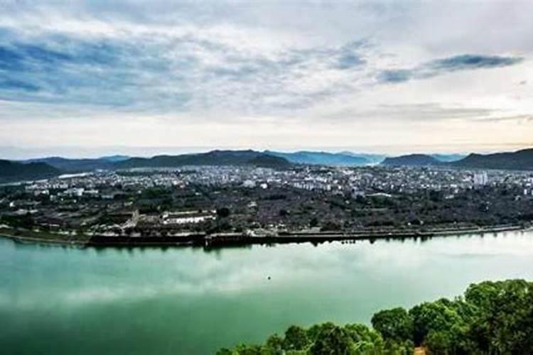 为什么古时的人们会有天圆地方、天如斗笠、地如覆盘