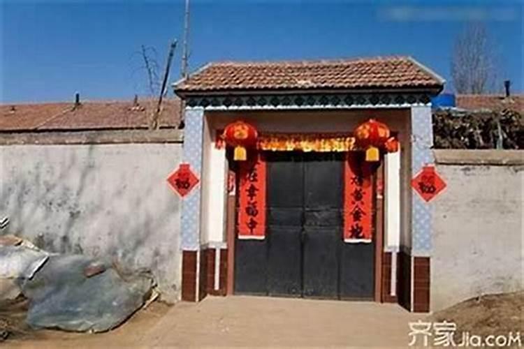 装修门口地砖下面放硬币如何摆放
