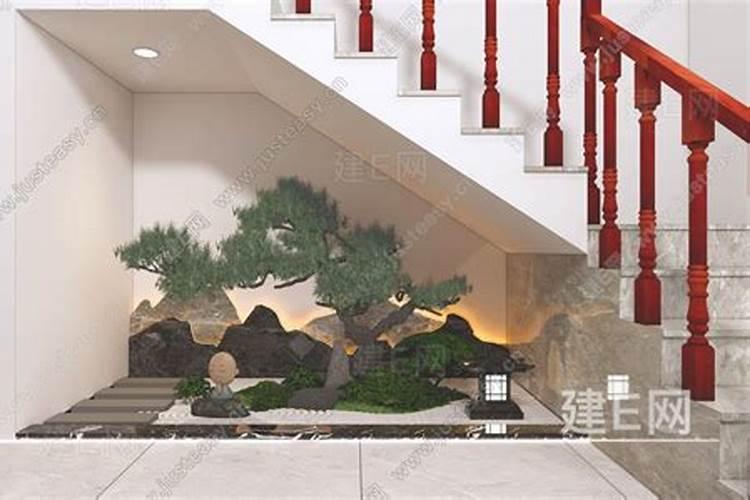 风水大师求解,坐北朝南的房子,楼梯靠东边上楼,楼梯下面放水景合适吗