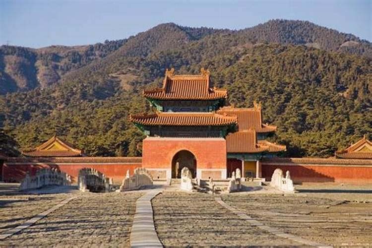 雍正及后来的嘉庆、道光、光绪为什么要葬在清西陵,而不是清东陵？