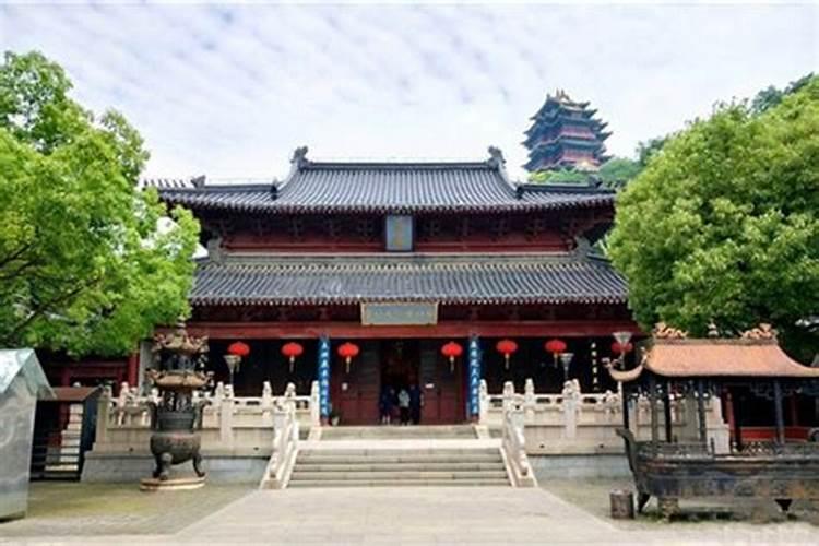 天后宫岭南民俗文化商业街的许愿祈福