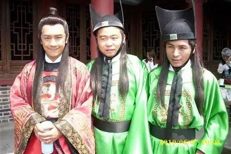 风水大师,什么属相的人先天性打工赚钱命