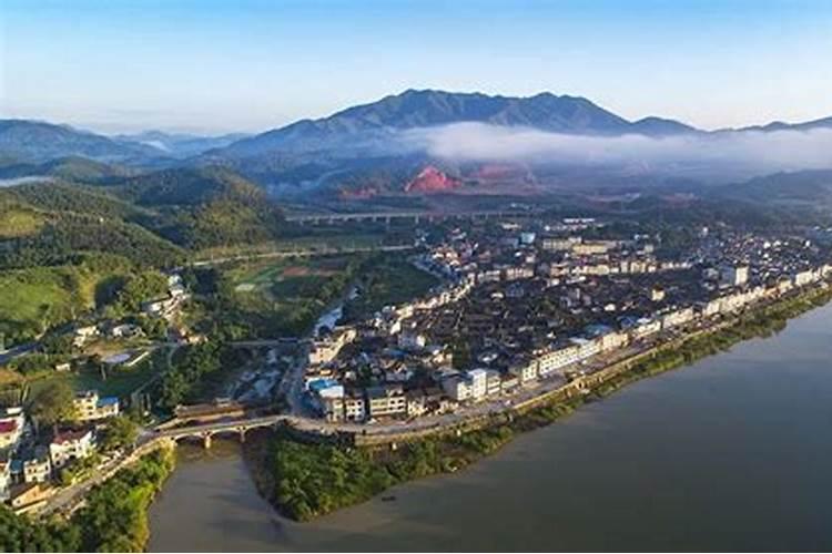 听说上海永福陵园的风水特别好,是因为旁边有百年古寺的原因？
