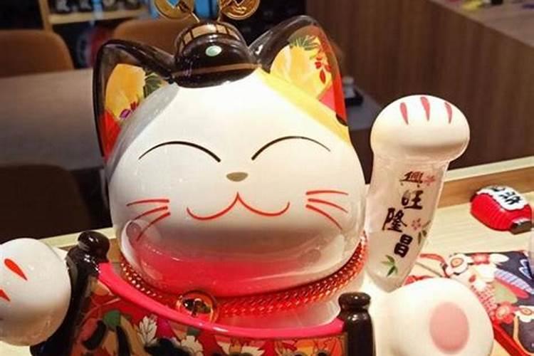 饮食店招财猫放哪里 饭店哪里摆放招财猫