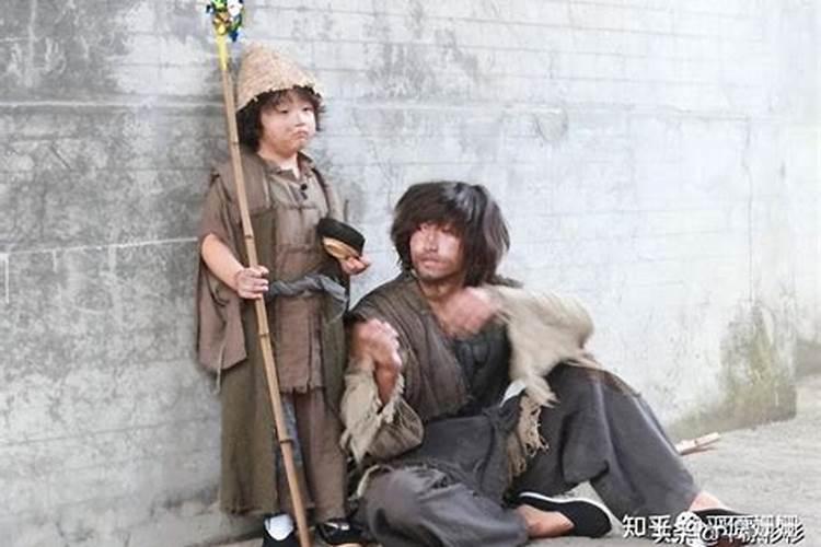 家里人帮别人迁坟会招来霉运吗