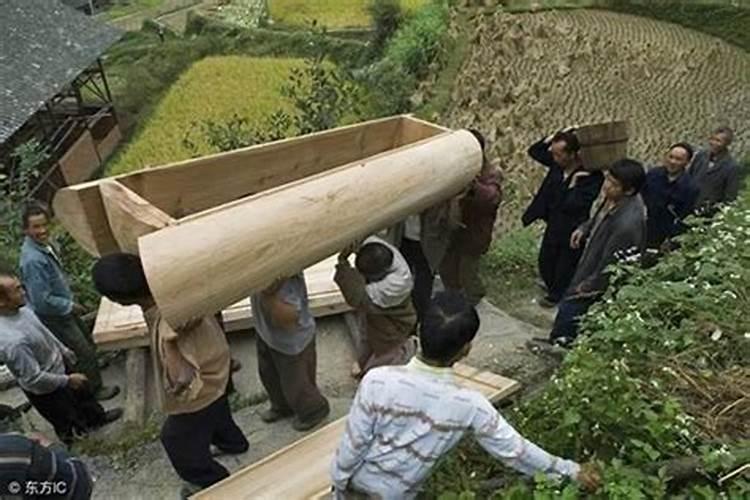 为什么墓地旁的房子好