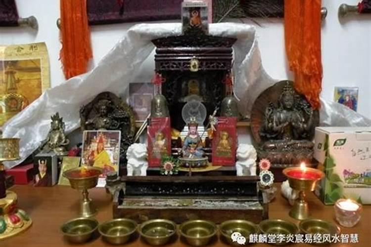 仙堂 摆哪个方向好？东南西北哪个方向好？俗称算命堂。懂行的人请进!不...