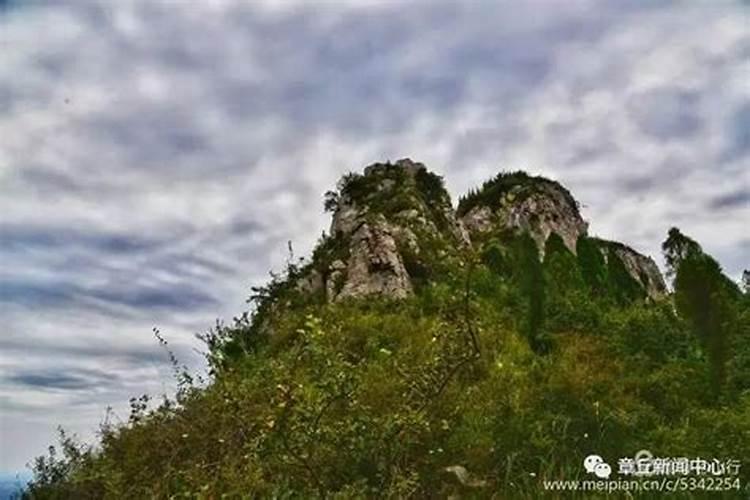 懂风水学的大师,什么是房屋二郎担山!