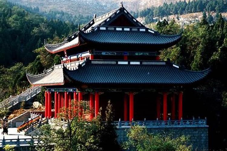权妃墓地址在哪里？
