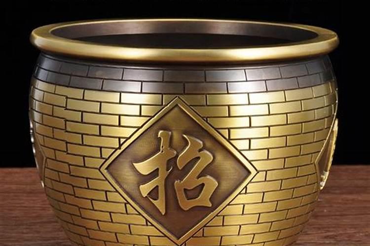 铜缸摆件能不能在屋里面摆放