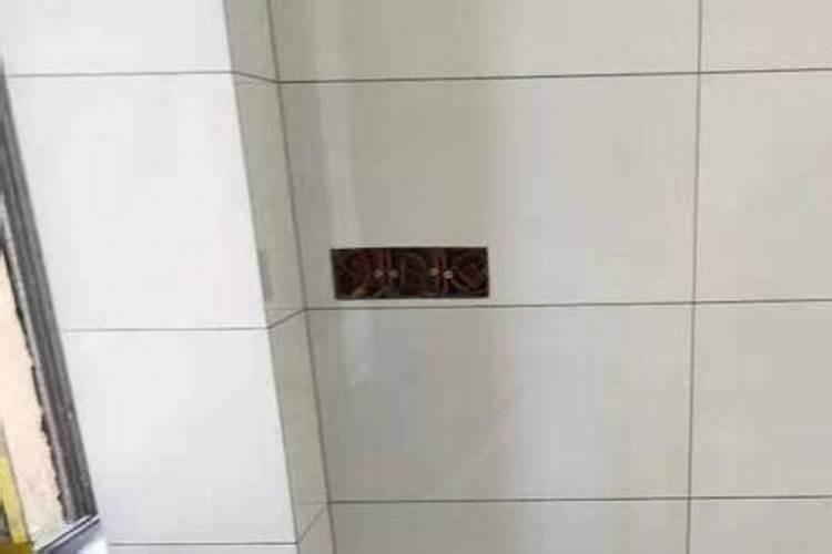 过道铺砖中缝和居中哪种好