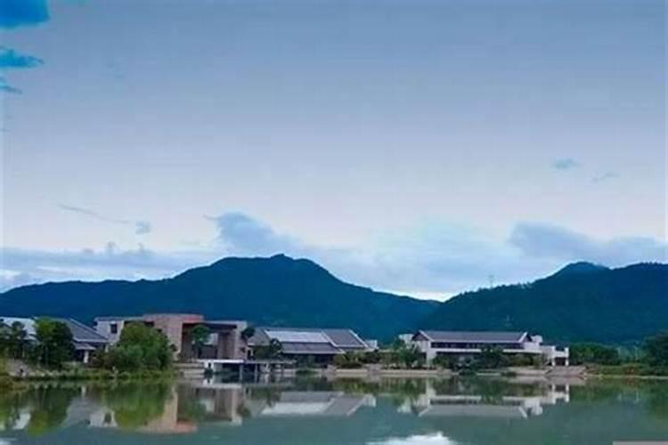 阳宅案山比房子高好吗？