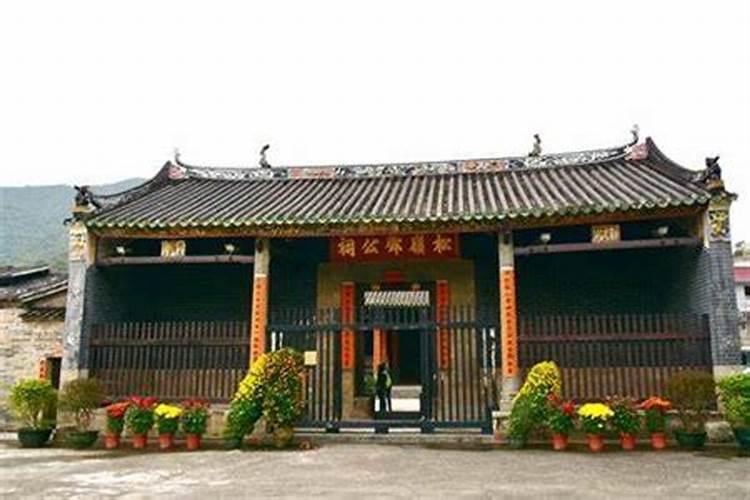 家旁边建自家祠堂好不好？