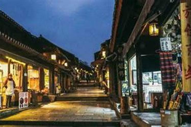 门市放什么聚财店铺门口招财风水？