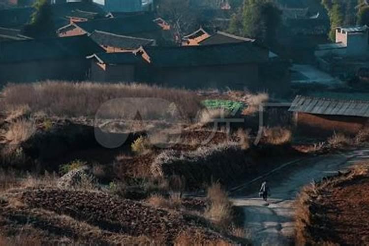 中国哪个城市村庄是靠出去给全国各地看风水的？