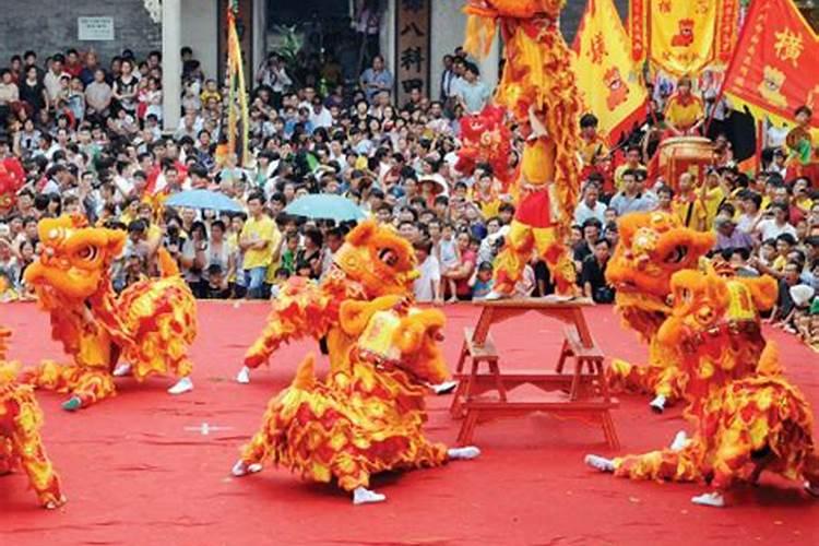 帮忙找一些有关广州风土人情的问答题!!!